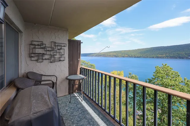 $299,000 | 42 Cliffside Drive, South Bristol, NY 14424