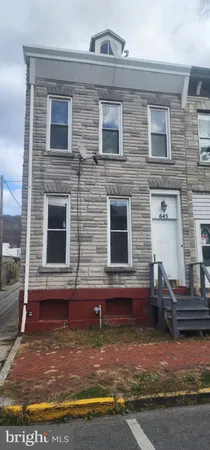 a view of front door of house