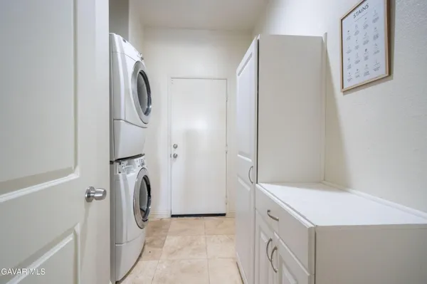 a view of utility room