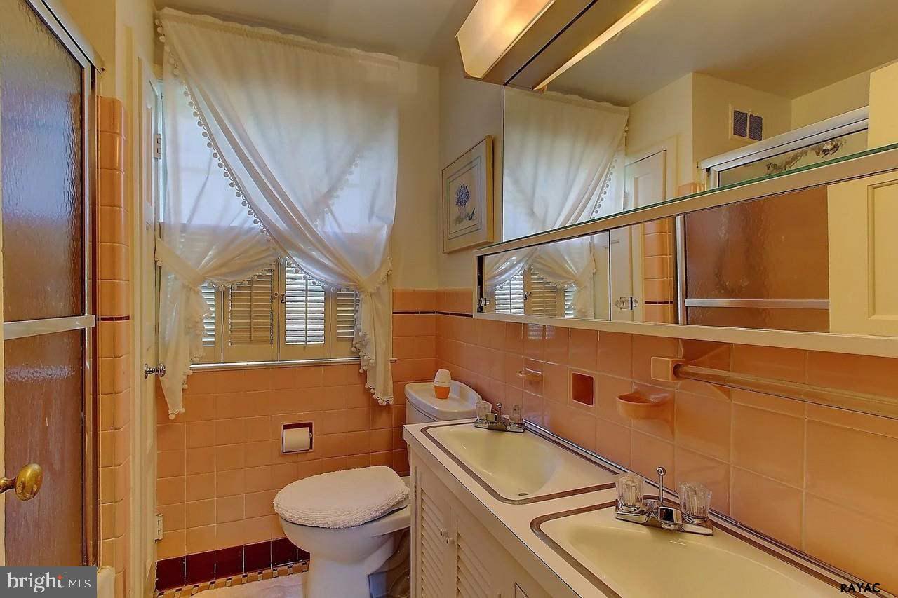 162 Highland Road York, PA 17403 - Photo 24 of 36 Gallery Image 24