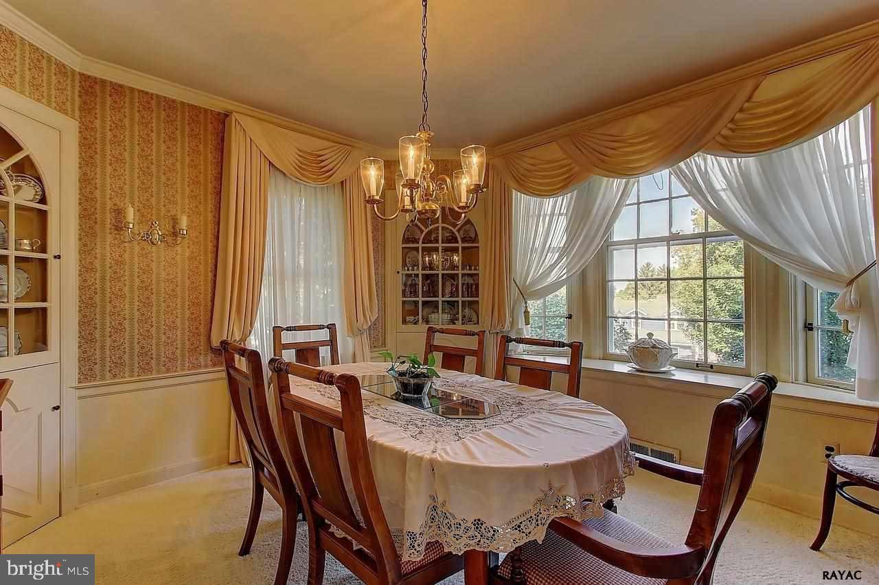 162 Highland Road York, PA 17403 - Photo 4 of 36 Gallery Image 4