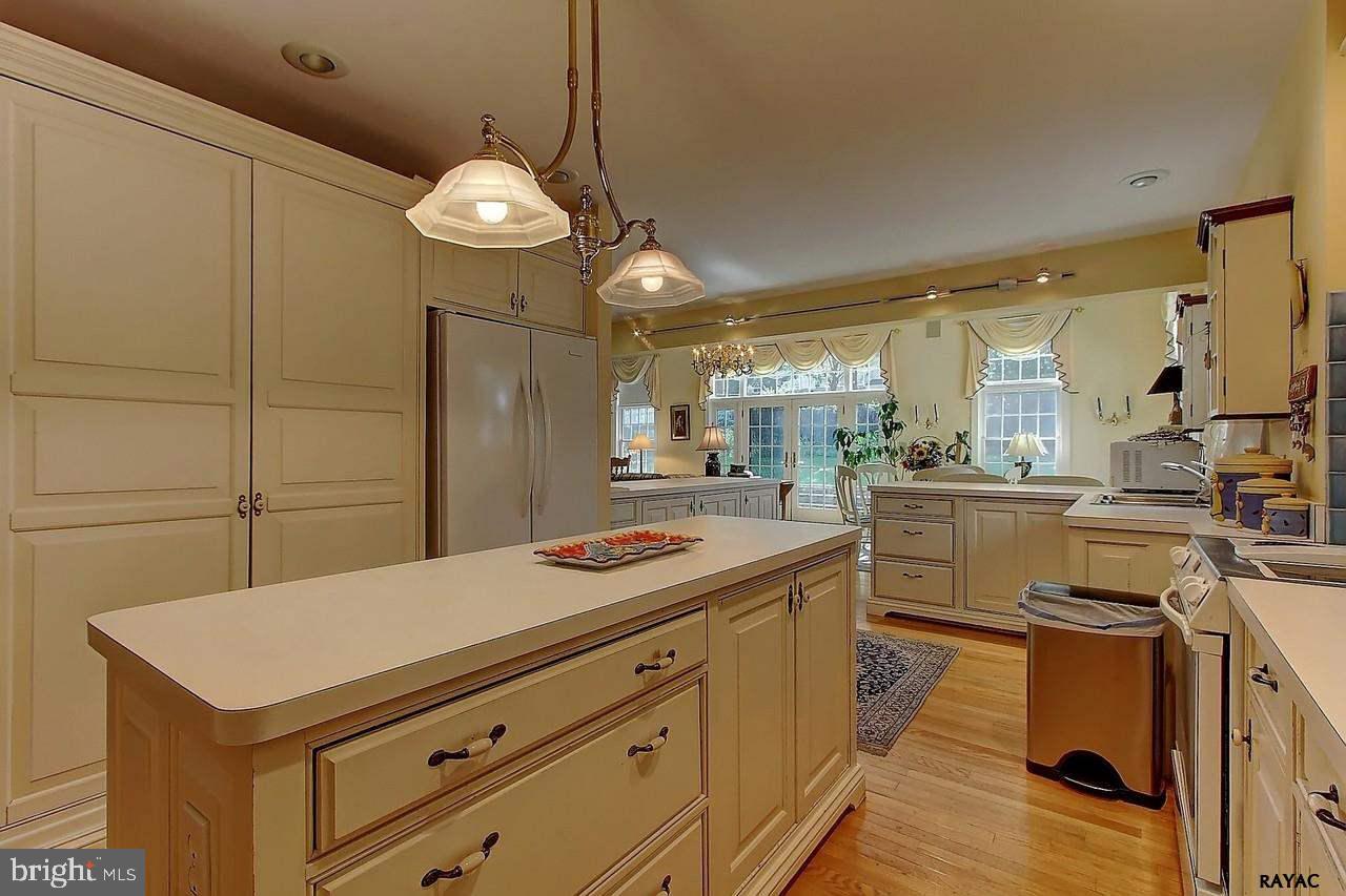 162 Highland Road York, PA 17403 - Photo 7 of 36 Gallery Image 7