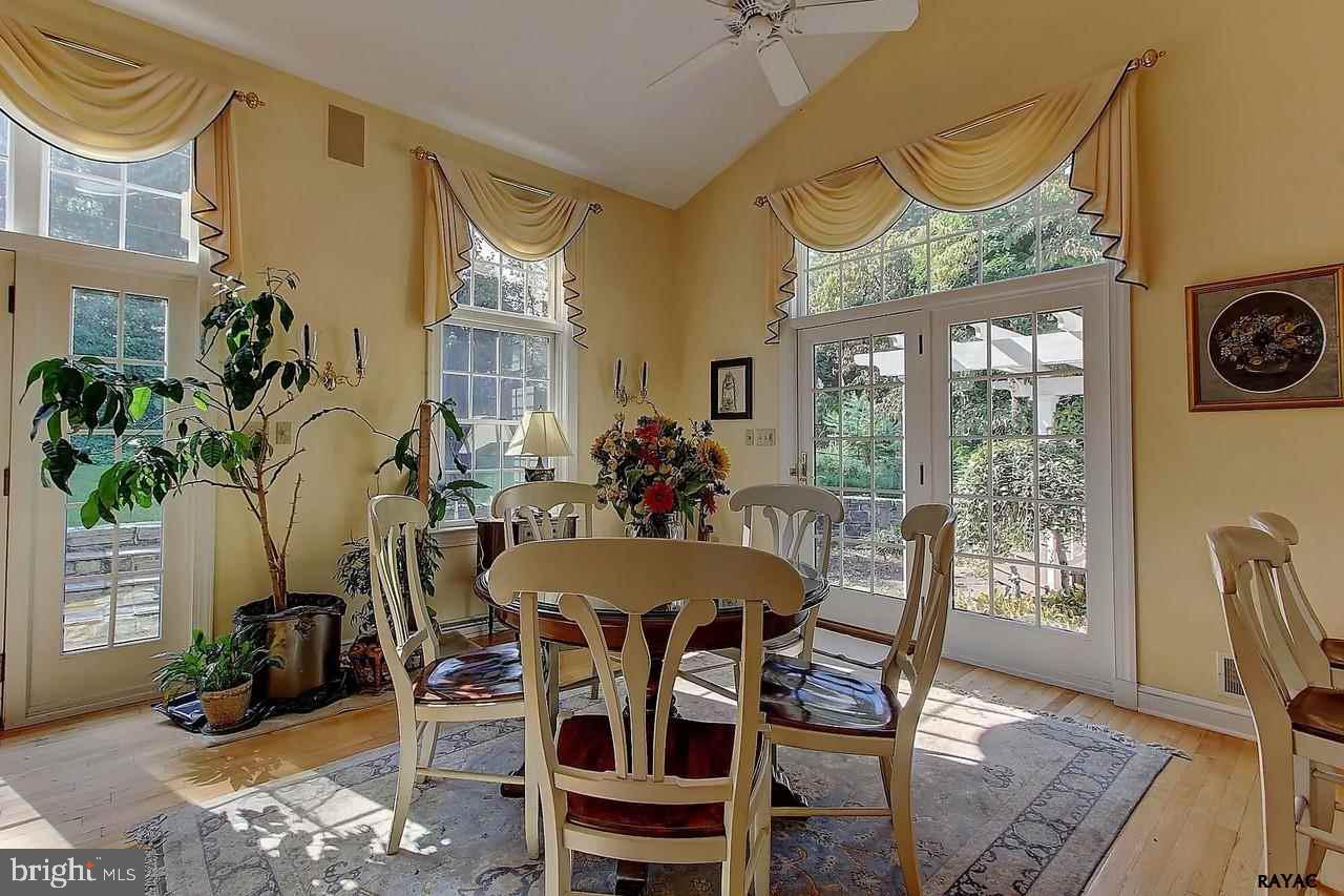 162 Highland Road York, PA 17403 - Photo 10 of 36 Gallery Image 10