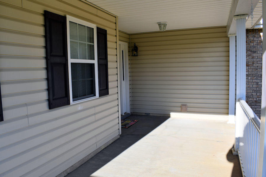 714 Wade Road Seymour, TN 37865 - Photo 4 of 34 front porch2