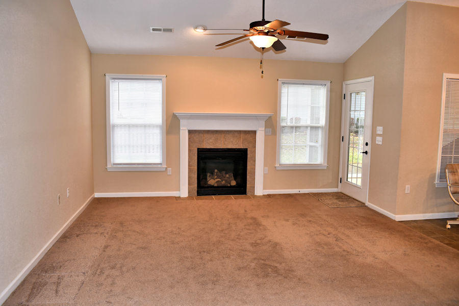 714 Wade Road Seymour, TN 37865 - Photo 6 of 34 living room1