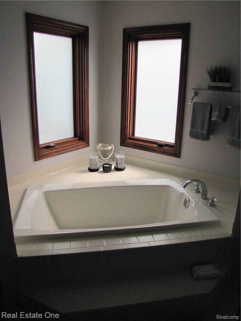 1396 Bembridge Drive Rochester, MI 48307 - Photo 16 of 28 IMG_3416.JPG