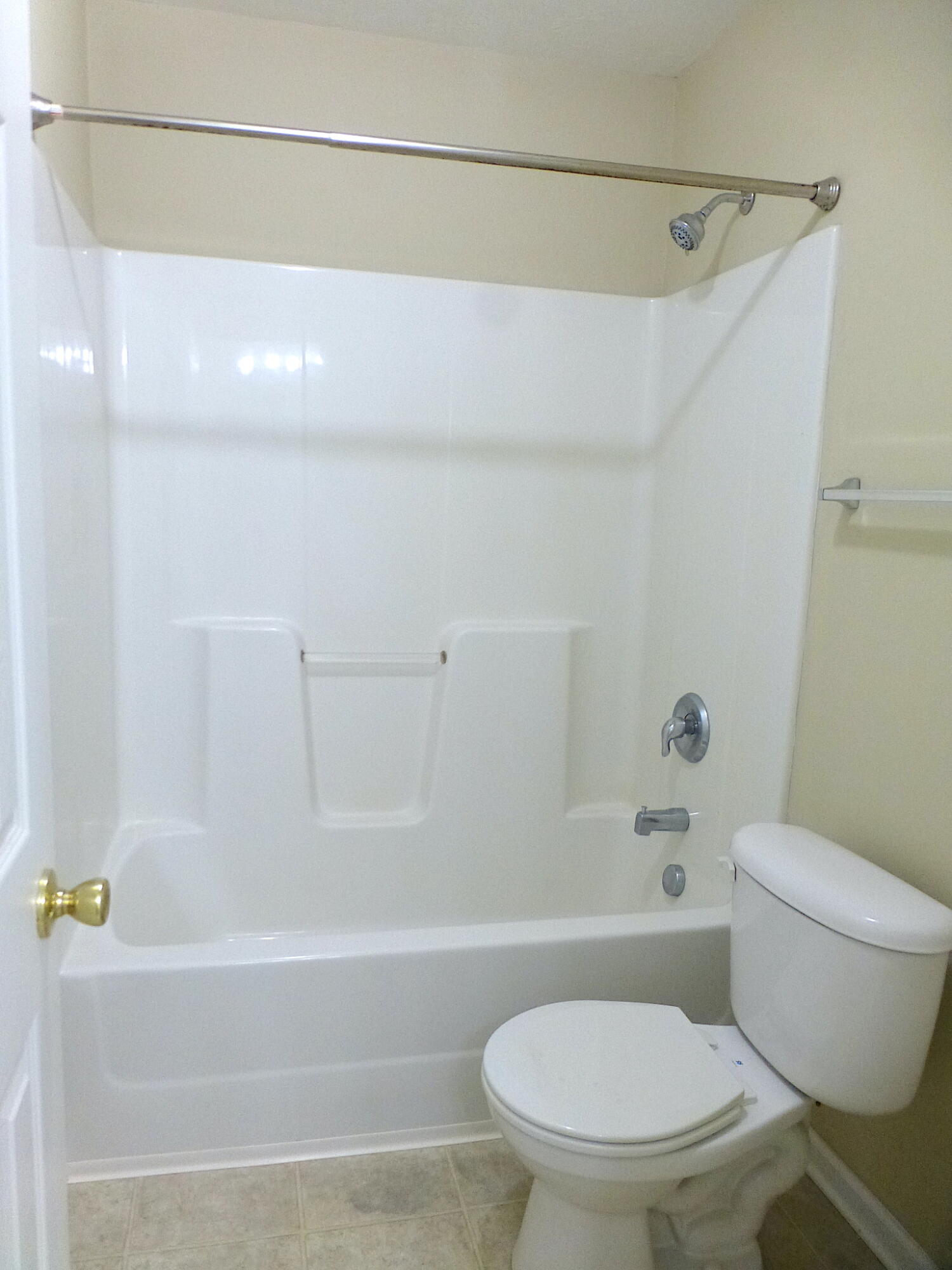 1629 Bradley Way Grovetown, GA 30813 - Photo 7 of 10 MBR TUB/SHOWER RM