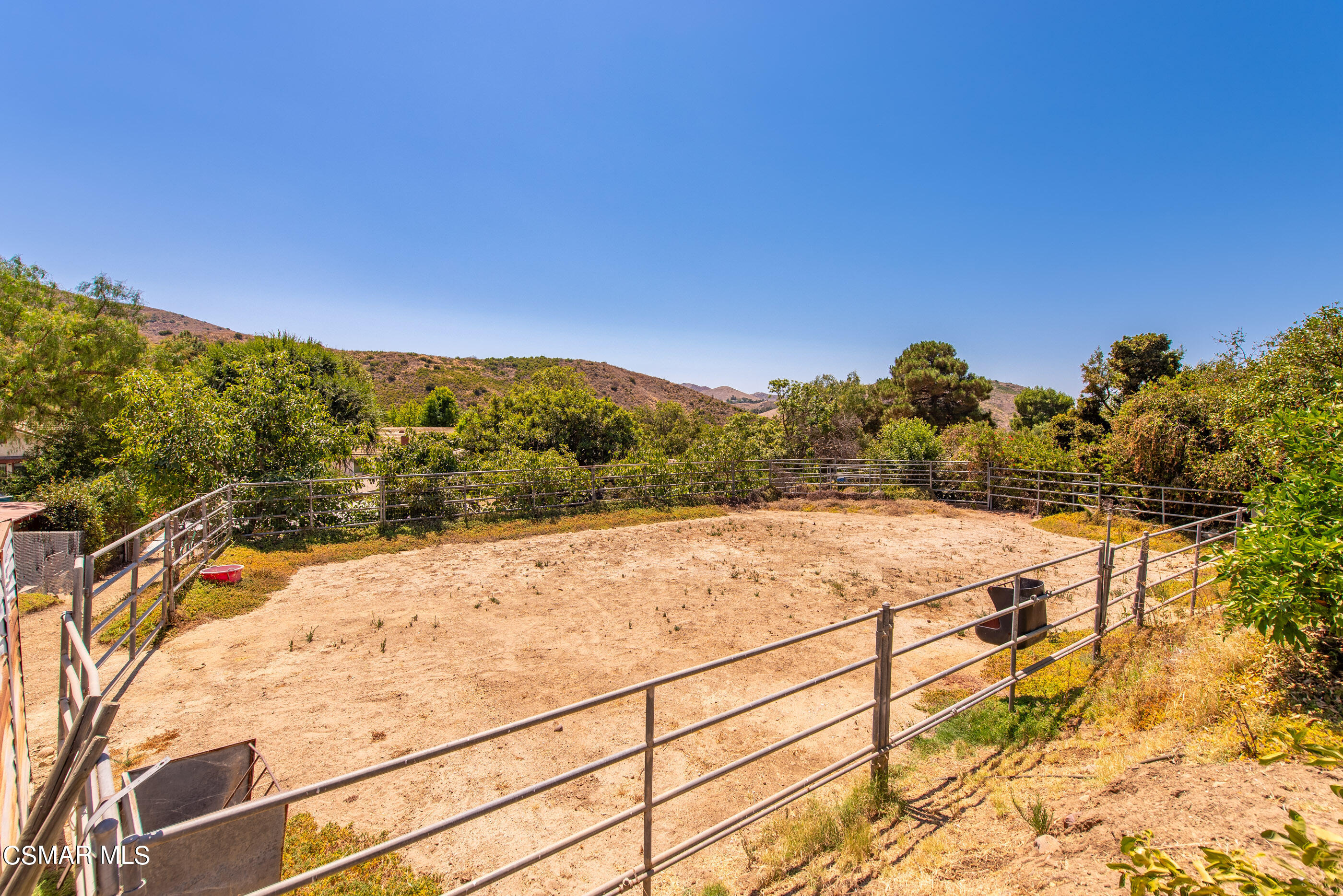1217 Rambling Road Simi Valley, CA 93065 - Photo 44 of 64 a view of a outdoor space with mountain view