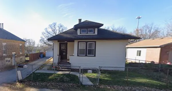 $2,250 | 827 Porter Street, Joliet, IL 60432