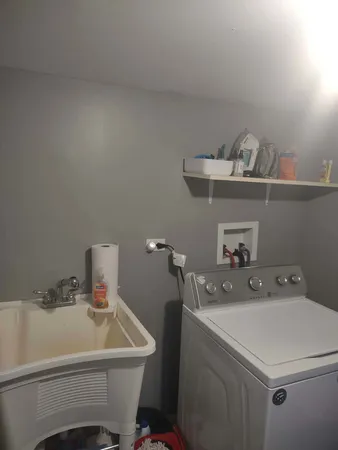 $2,250 | 827 Porter Street, Joliet, IL 60432