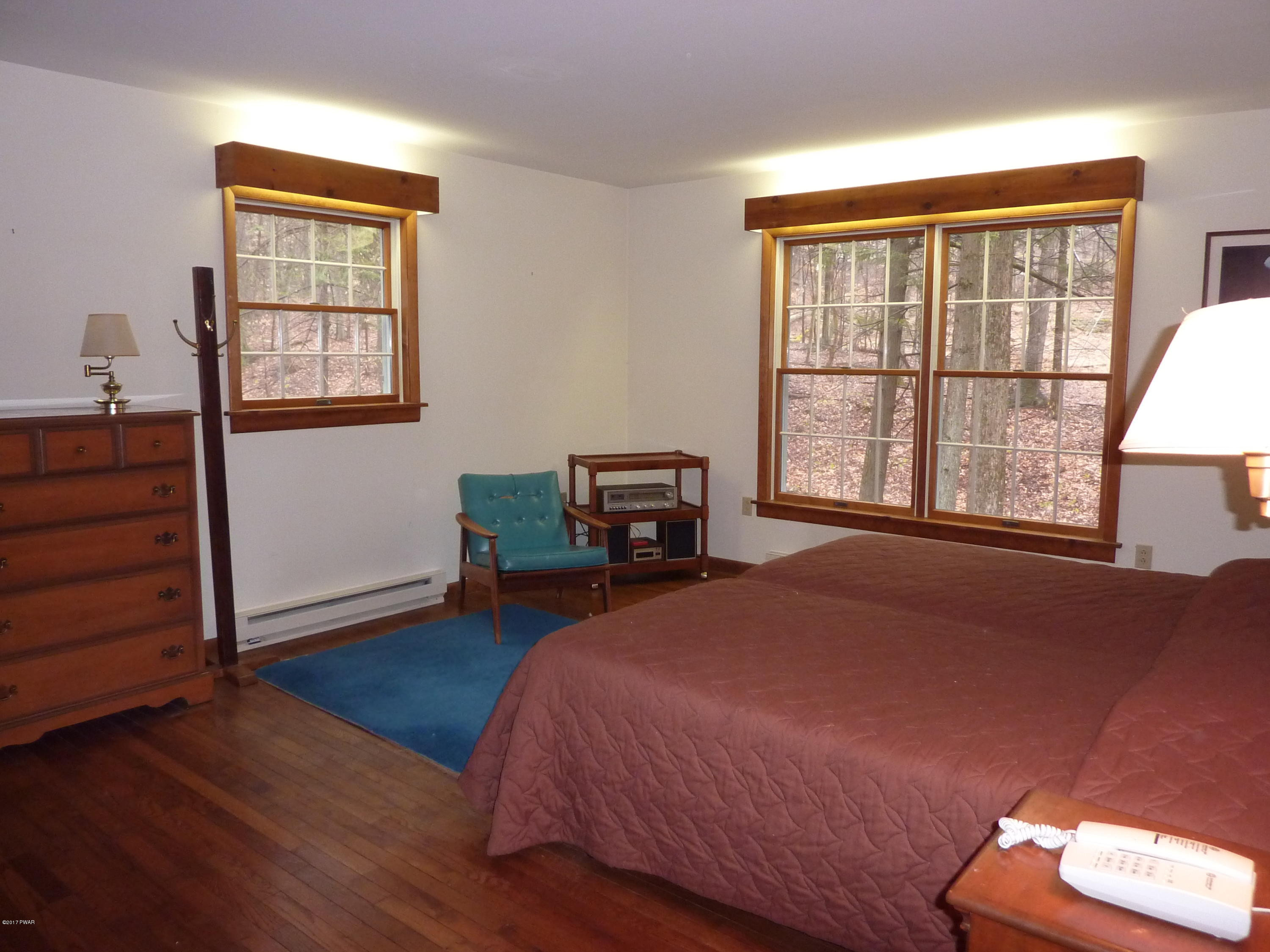 106 Cold Spring Lane Greentown, PA 18426 - Photo 8 of 44