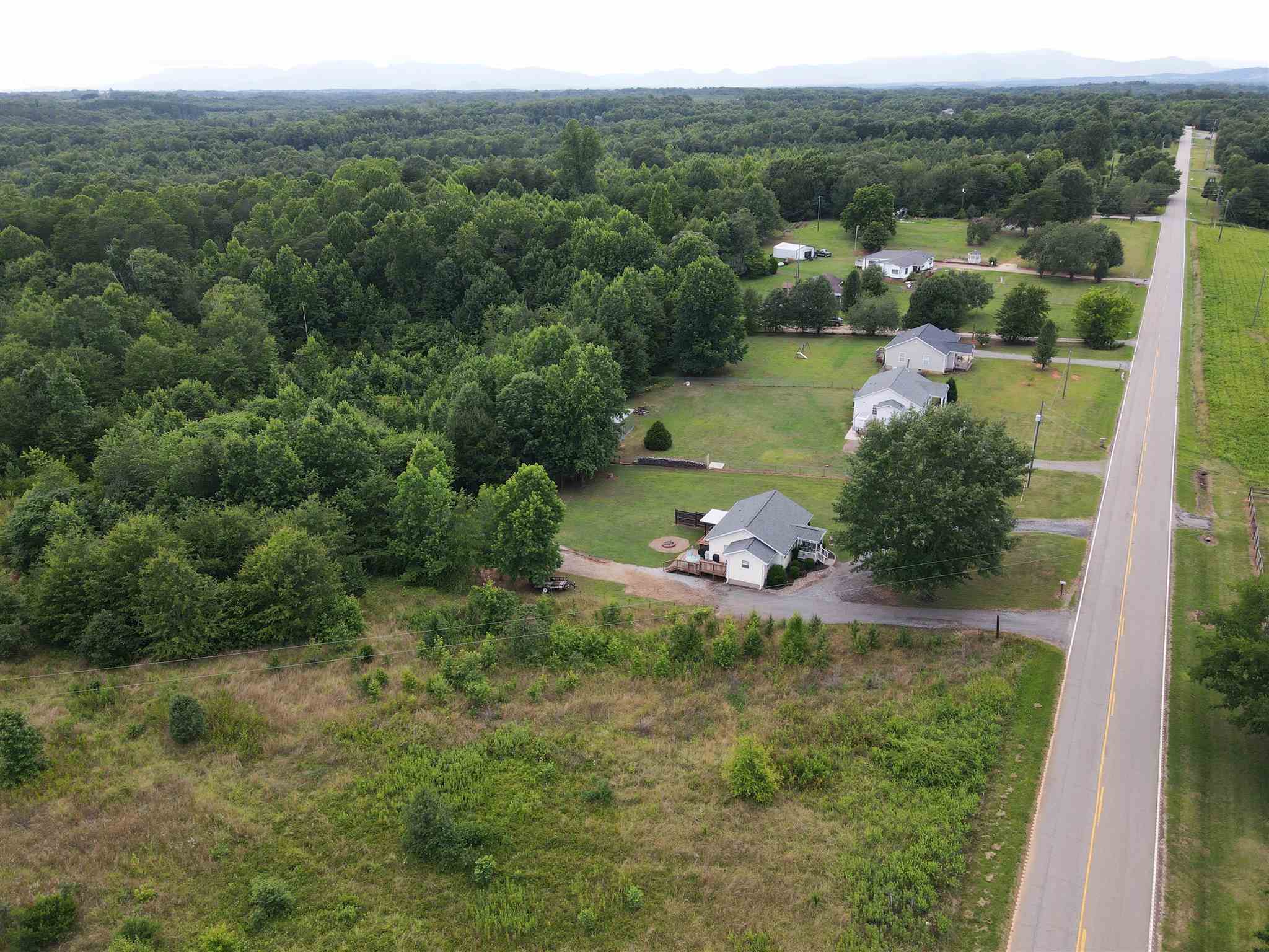 4615 B Rainbow Lake Road Campobello, SC 29322 - Photo 5 of 12
