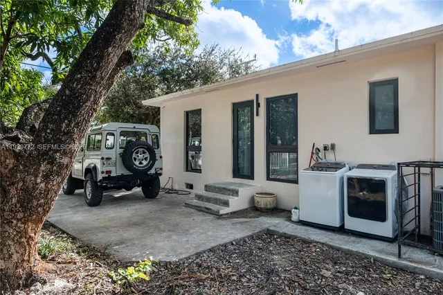 $1,095,000 | 5510 Northwest 1st Avenue, Miami, FL 33127