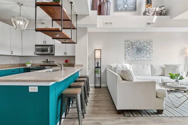 $2,400 | 640 Main Street North, Unit 42, Stillwater, MN 55082