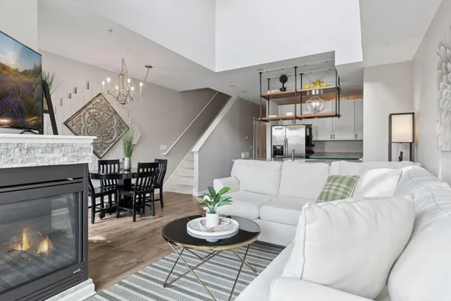 $2,400 | 640 Main Street North, Unit 42, Stillwater, MN 55082