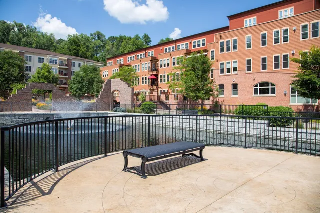 $2,400 | 640 Main Street North, Unit 42, Stillwater, MN 55082