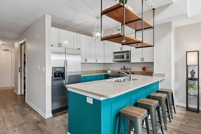 $2,400 | 640 Main Street North, Unit 42, Stillwater, MN 55082