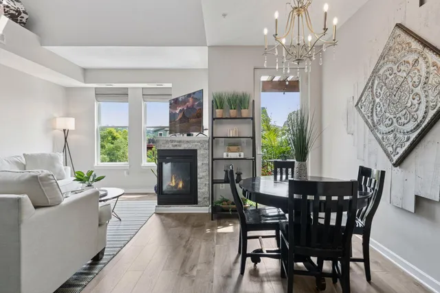 $2,400 | 640 Main Street North, Unit 42, Stillwater, MN 55082