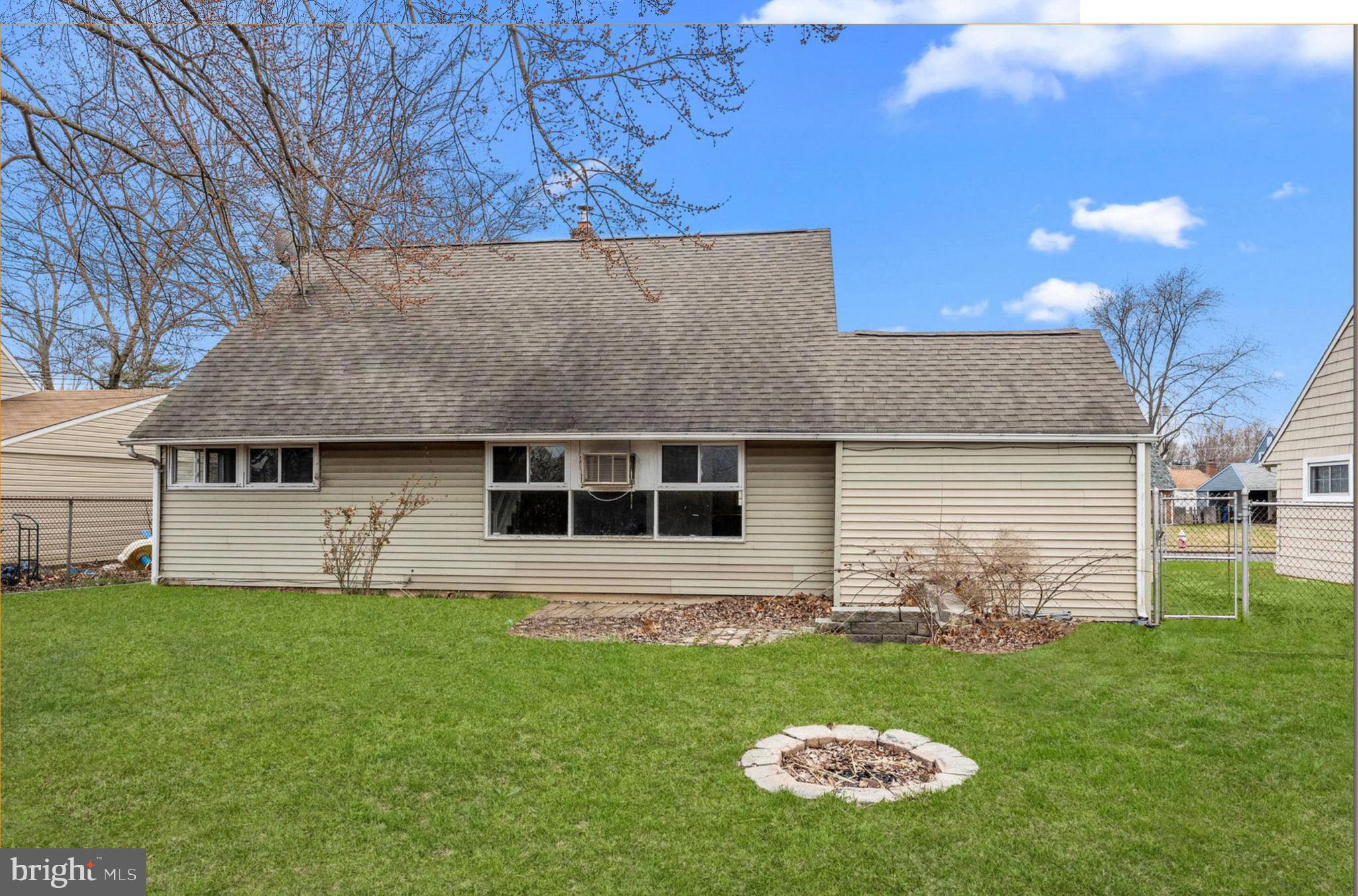 22 Inlet Road Levittown, PA 19057 - Photo 2 of 21 Gallery Image 2