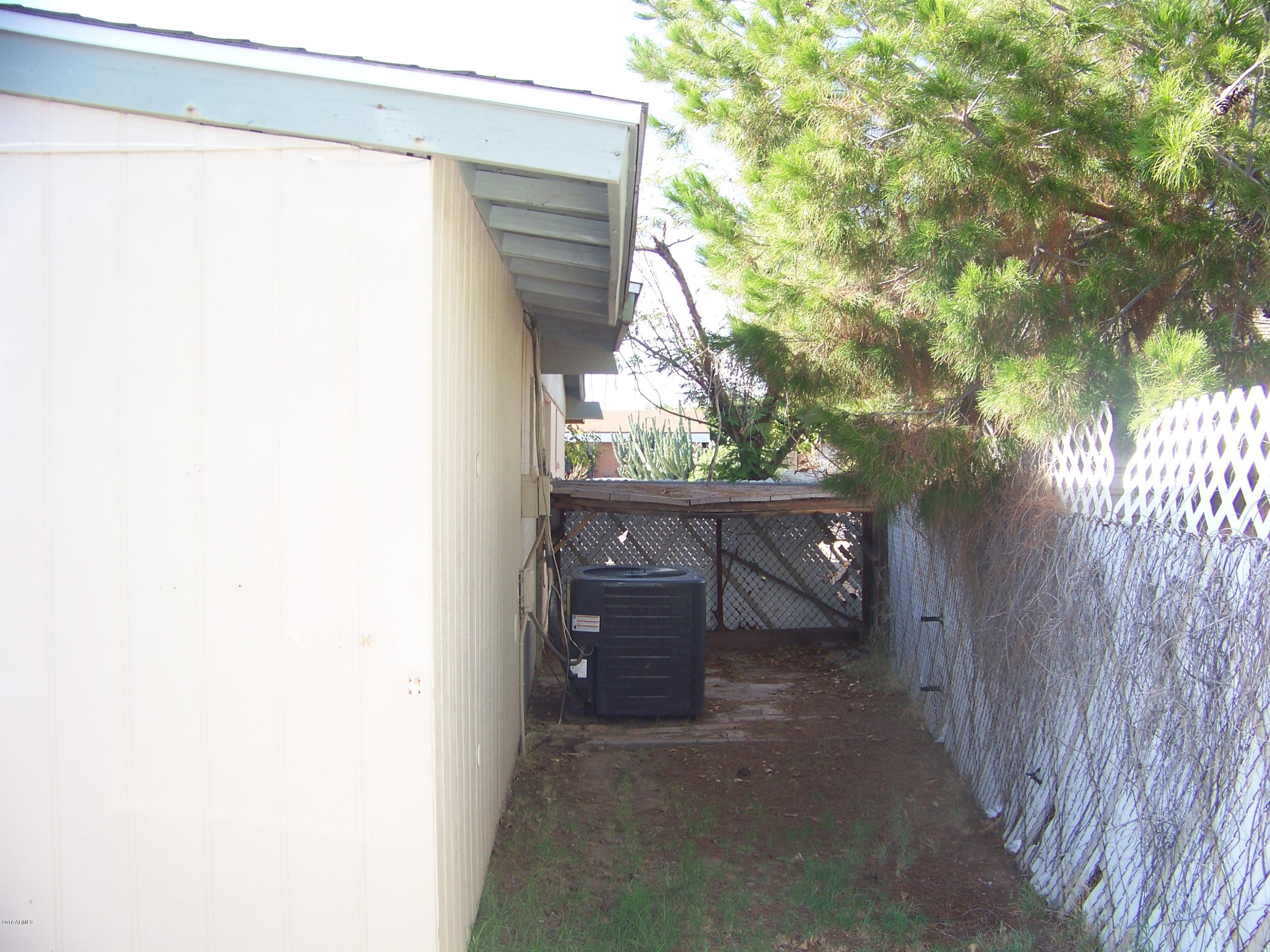 4027 West Hatcher Road Phoenix, AZ 85051 - Photo 4 of 8 100_1918