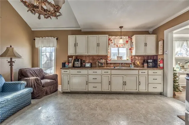 $165,000 | 485 Donnelly Avenue, Kansas City, MO 64125