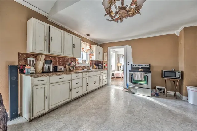 $165,000 | 485 Donnelly Avenue, Kansas City, MO 64125