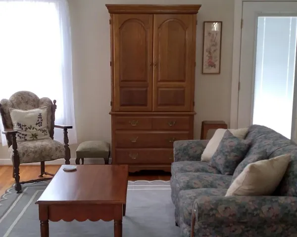 $450,000 | 406 North Adams Street, Fredericksburg, TX 78624