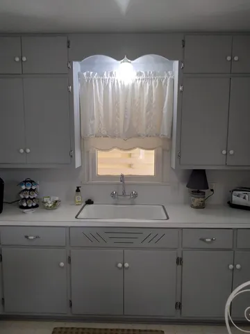 $450,000 | 406 North Adams Street, Fredericksburg, TX 78624