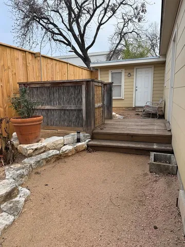$450,000 | 406 North Adams Street, Fredericksburg, TX 78624