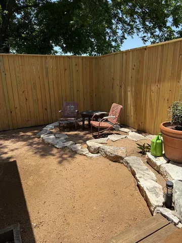 $450,000 | 406 North Adams Street, Fredericksburg, TX 78624