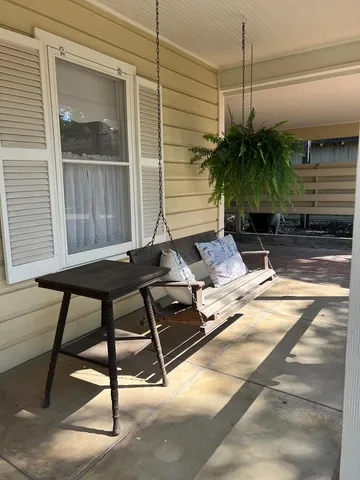 $450,000 | 406 North Adams Street, Fredericksburg, TX 78624