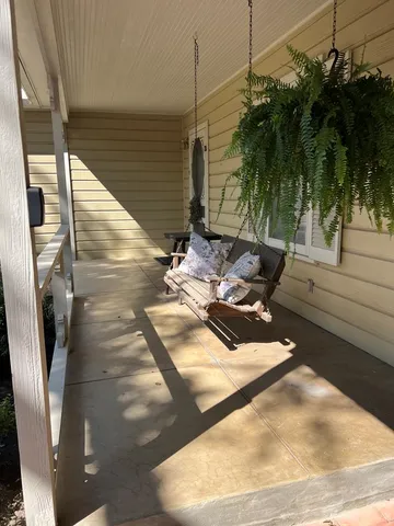 $450,000 | 406 North Adams Street, Fredericksburg, TX 78624