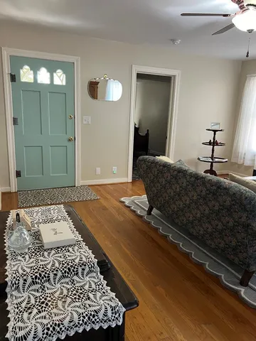 $450,000 | 406 North Adams Street, Fredericksburg, TX 78624