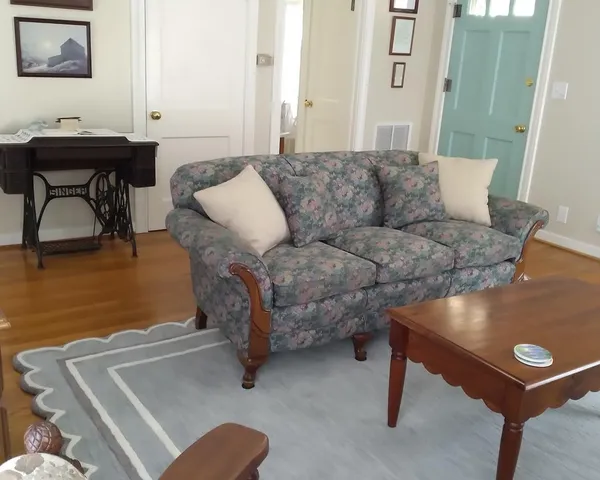 $450,000 | 406 North Adams Street, Fredericksburg, TX 78624