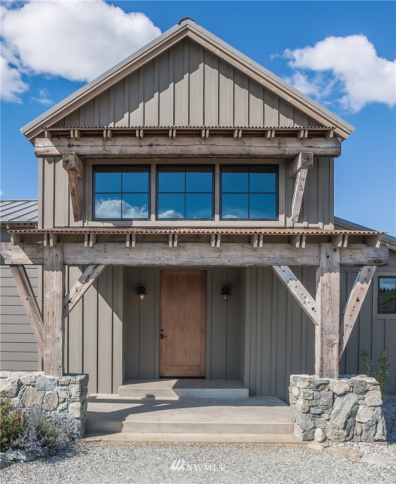 266 Hawks Ridge Road Chelan, WA 98816 - Photo 2 of 24 Gallery Image 2