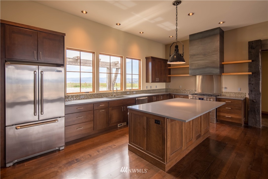 266 Hawks Ridge Road Chelan, WA 98816 - Photo 11 of 24 Gallery Image 11