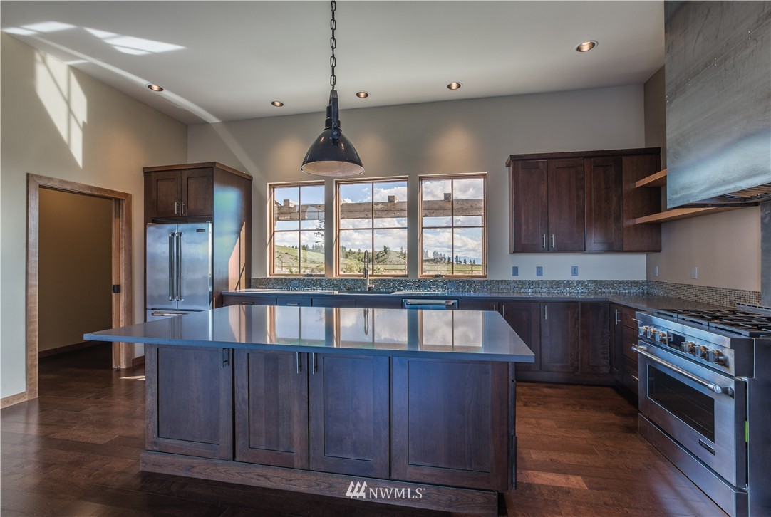 266 Hawks Ridge Road Chelan, WA 98816 - Photo 12 of 24 Gallery Image 12