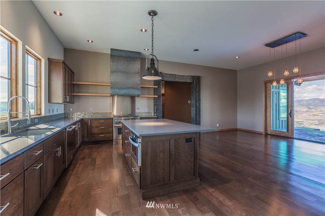 266 Hawks Ridge Road Chelan, WA 98816 - Photo 13 of 24 Gallery Image 13