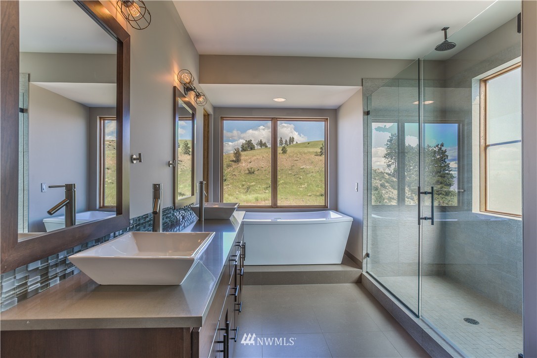 266 Hawks Ridge Road Chelan, WA 98816 - Photo 15 of 24 Gallery Image 15