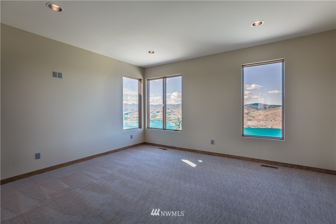 266 Hawks Ridge Road Chelan, WA 98816 - Photo 18 of 24 Gallery Image 18