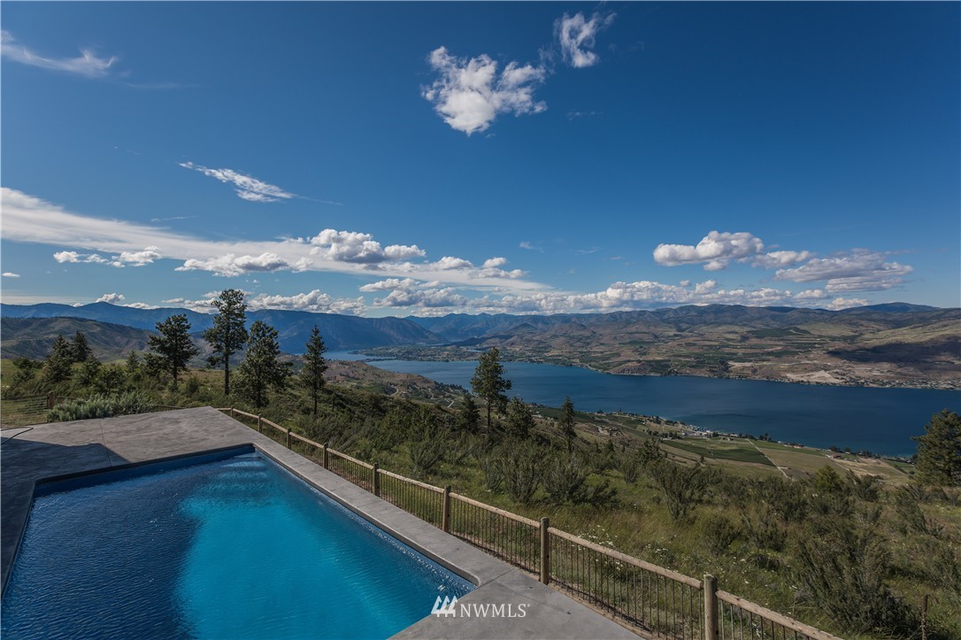 266 Hawks Ridge Road Chelan, WA 98816 - Photo 3 of 24 Gallery Image 3