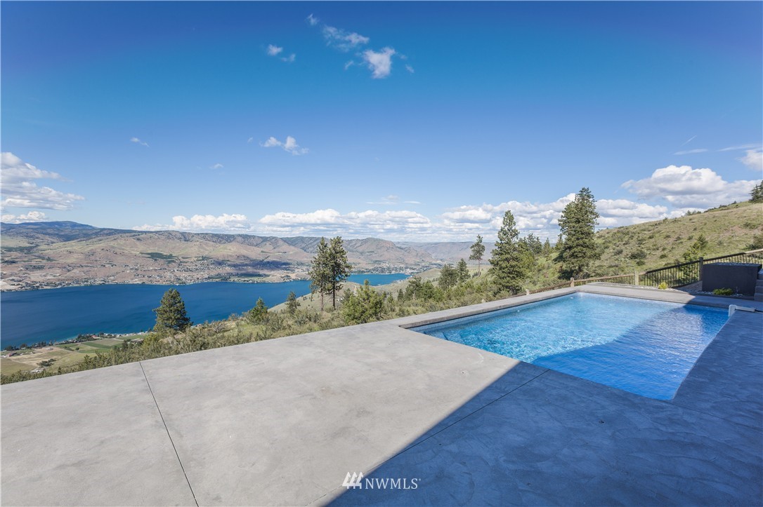 266 Hawks Ridge Road Chelan, WA 98816 - Photo 5 of 24 Gallery Image 5