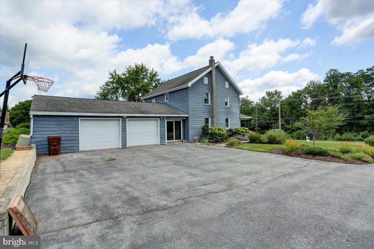 1681 Ragged Edge Road Chambersburg, PA 17202 - Photo 8 of 28 Gallery Image 8