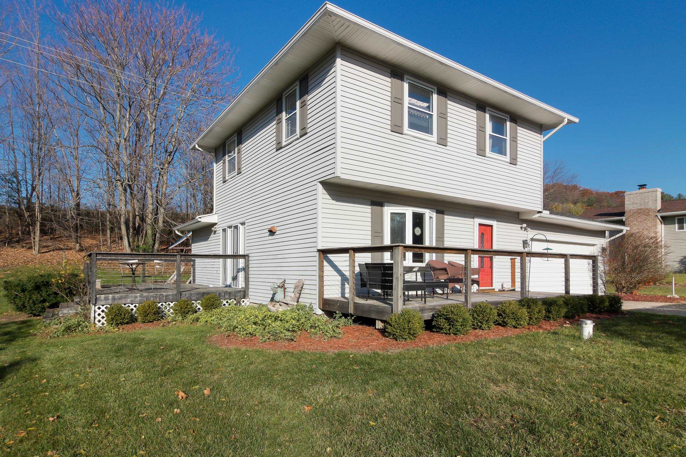 10555 Center Road Traverse City, MI 49686 - Photo 6 of 47 1949927-ef07584e-ab30-472b-8589-7e0bba99cbe7.JPG
