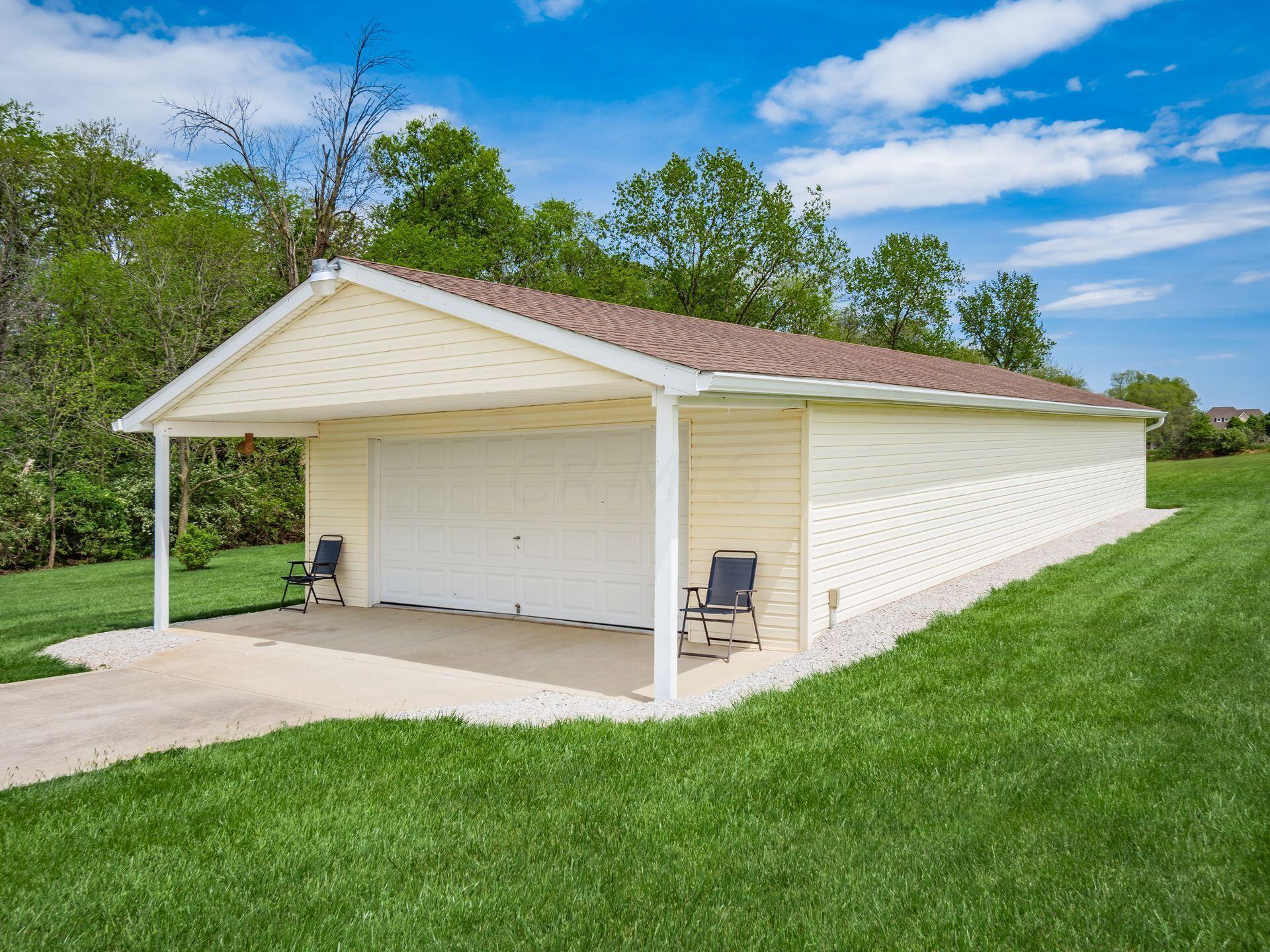 12540 Walker Road Ashville, OH 43103 - Photo 4 of 64 additional 2 car garage approx 24.5 x 64.5