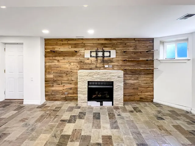 $3,000 | 2649 West Evergreen Avenue, Unit 1, Chicago, IL 60622