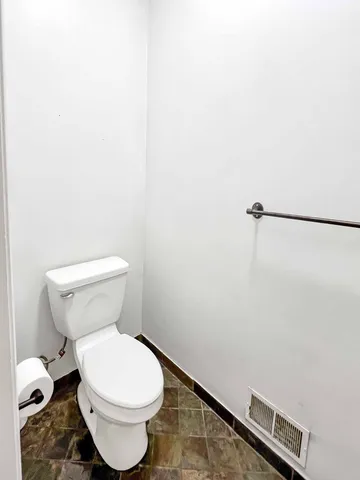 $3,000 | 2649 West Evergreen Avenue, Unit 1, Chicago, IL 60622