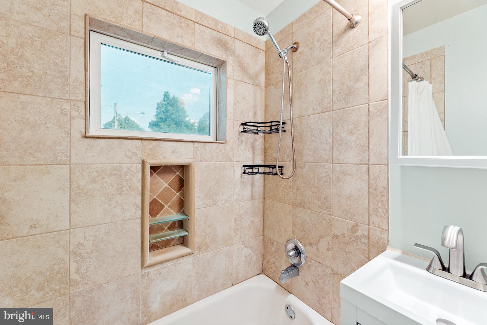 3204 Holyoke Road Philadelphia, PA 19114 - Photo 18 of 27 Gallery Image 18