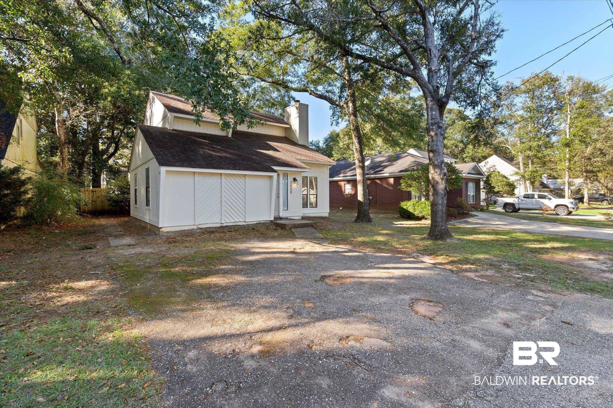 1008 Mcneil Avenue Mobile, AL 36609 - Photo 20 of 20 View of yard