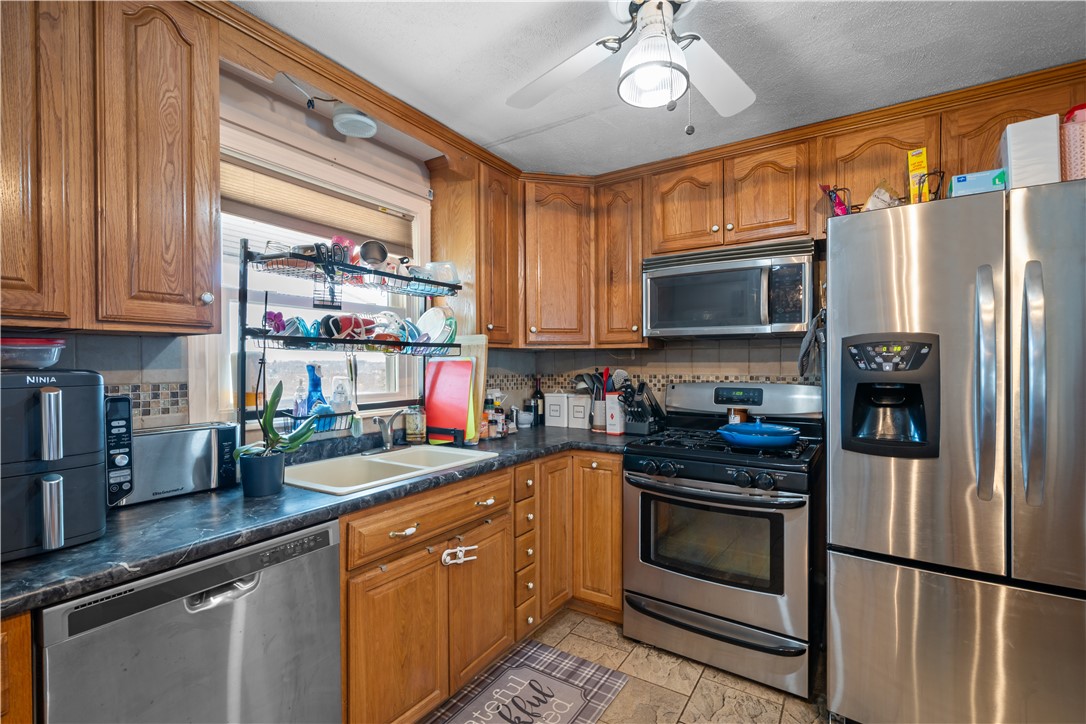 29 Buchanan Street Johnston, RI 02919 - Photo 12 of 34